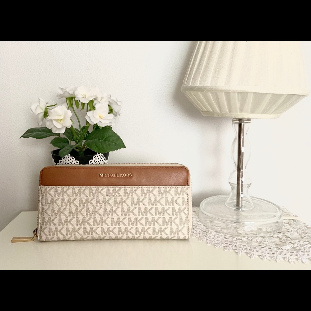 Michael Kors wallet